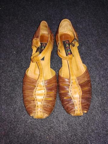 Schoenen leer halfopen  beschikbaar voor biedingen