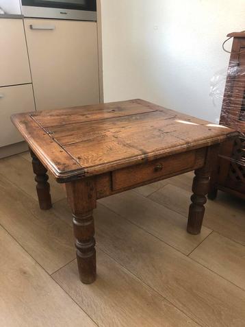 Antiek houtte tafel (70x70) 