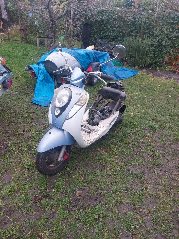 SYM brom-scooter, Fietsen en Brommers, Scooters | SYM, Gebruikt, Overige modellen, Maximaal 45 km/u, Benzine, Ophalen