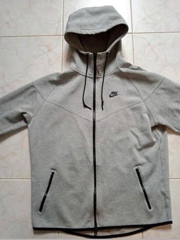 Nike Tech fleece vest maat L  beschikbaar voor biedingen