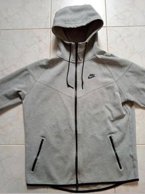 Nike Tech fleece vest maat L, Kleding | Heren, Truien en Vesten, Nieuw, Maat 52/54 (L), Grijs, Ophalen of Verzenden