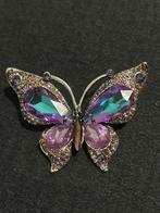 Prachtige vlinder broche met strass steentjes, Sieraden, Tassen en Uiterlijk, Broches, Overige materialen, 4 tot 7 cm, Paars, Ophalen of Verzenden