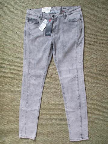 Dept Denim Department gebleekte, slimfit, stretch jeans beschikbaar voor biedingen