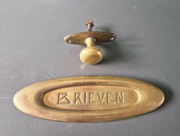 Brievenbus + knop (vintage) beschikbaar voor biedingen