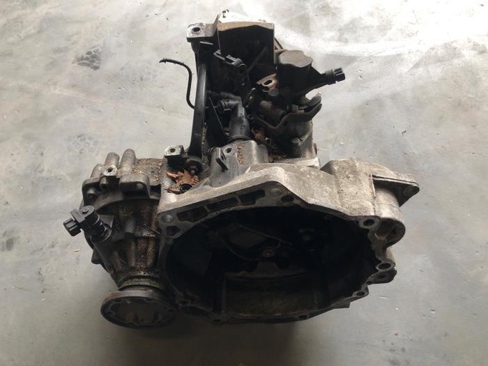 Versnellingsbak van een Volkswagen Golf, Auto-onderdelen, Transmissie en Toebehoren, Volkswagen, Gebruikt, 3 maanden garantie