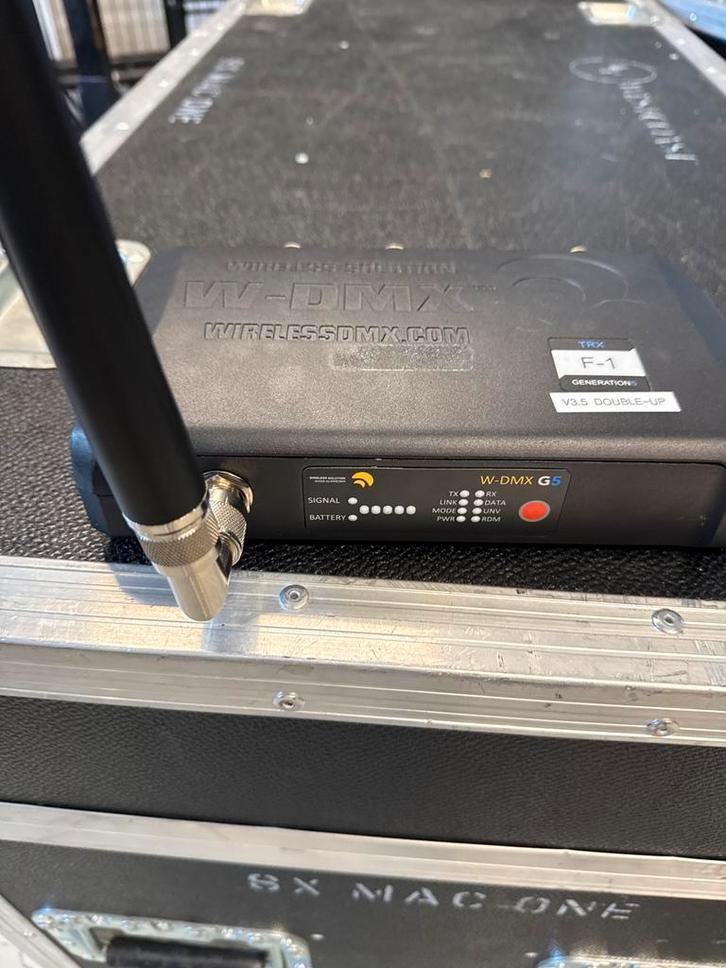 Wireless Solutions W-DMX G5 Wireless DMX Zender/Ontvanger, Muziek en Instrumenten, Licht en Laser, Gebruikt, Licht, Ophalen