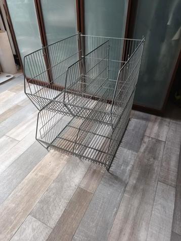 Vintage draadmanden. 2 stuks. Groot formaat  beschikbaar voor biedingen