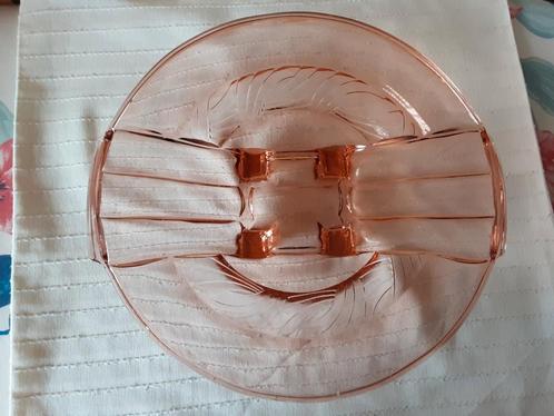 Vintage glas roze /rose serveer/ fruitschaal., Antiek en Kunst, Antiek | Glas en Kristal, Ophalen of Verzenden