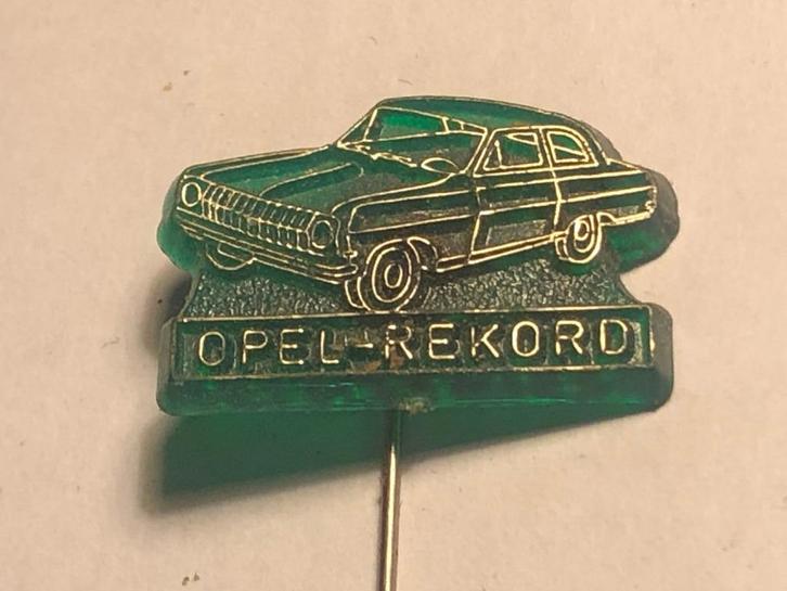 Plastic OPEL REKORD AUTOMODEL Speld (Groen/Goudkleur)., Verzamelen, Speldjes, Pins en Buttons, Zo goed als nieuw, Speldje of Pin