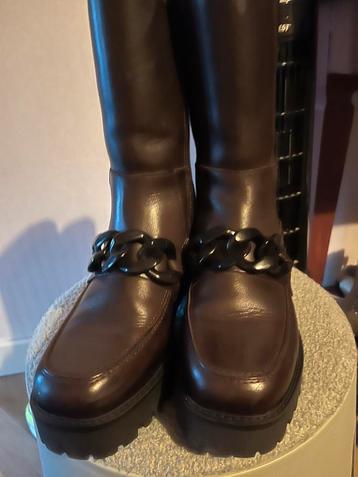 Nieuwe leren chain laarsjes beschikbaar voor biedingen