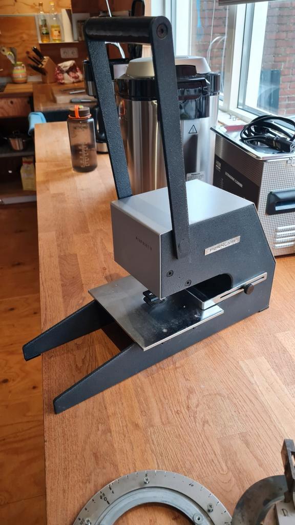 Ponsmachine perfoset II L Pernuma, Witgoed en Apparatuur, Overige Witgoed en Apparatuur, Gebruikt, Ophalen of Verzenden