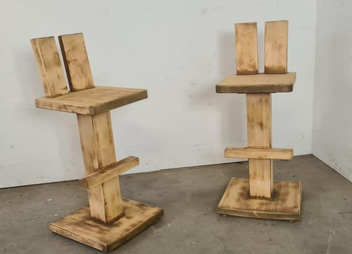 Brutalist barkrukken, Huis en Inrichting, Barkrukken, Gebruikt, 60 tot 90 cm, 2 krukken, Ophalen