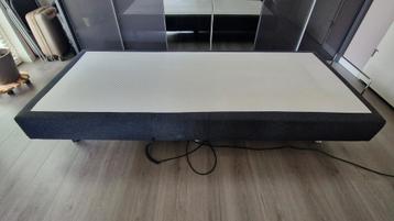 Boxspring 210 x 90 elektrisch verstelbaar beschikbaar voor biedingen