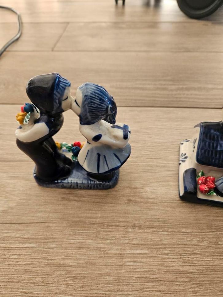 Delfts Blauw Beeldjes - Twee Stuks, Verzamelen, Beelden en Beeldjes, Zo goed als nieuw, Mens, Ophalen of Verzenden