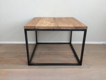 Salontafel wagonhout  beschikbaar voor biedingen