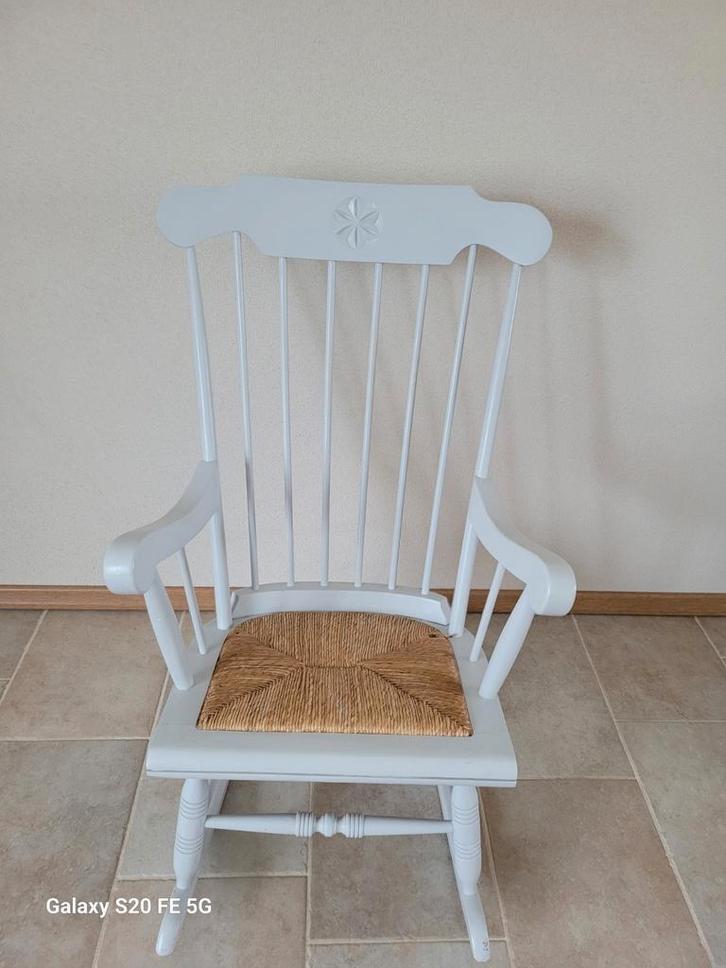 Vintage Schommelstoel met Riet Zitting, Kinderen en Baby's, Kinderkamer | Tafels en Stoelen, Gebruikt, Stoel(en), Ophalen