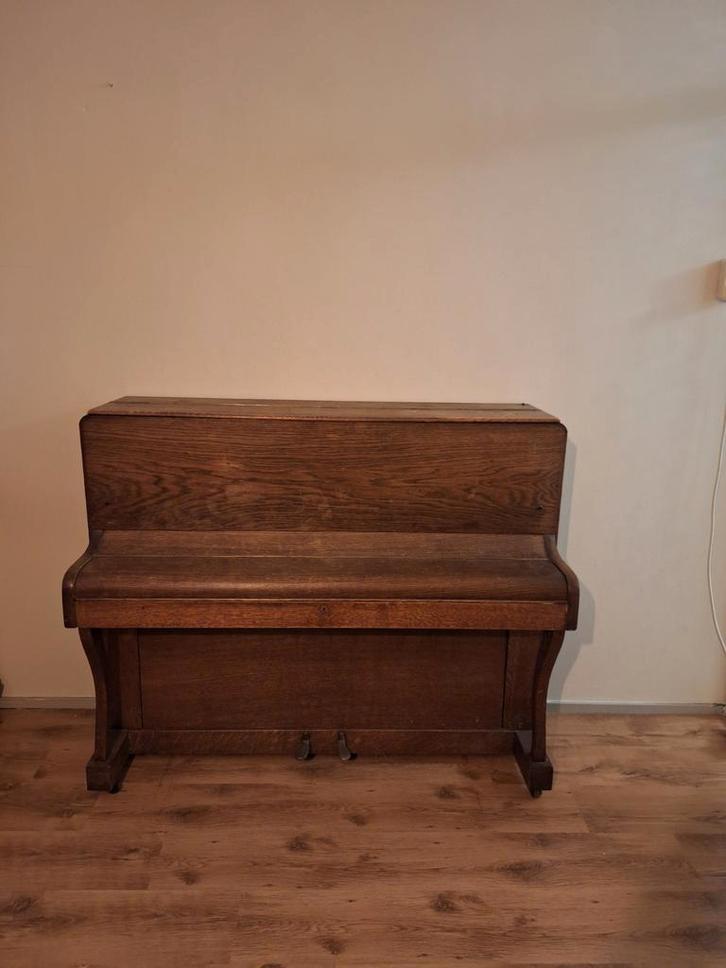 Oude piano, Muziek en Instrumenten, Piano's, Gebruikt, Bruin, Ophalen