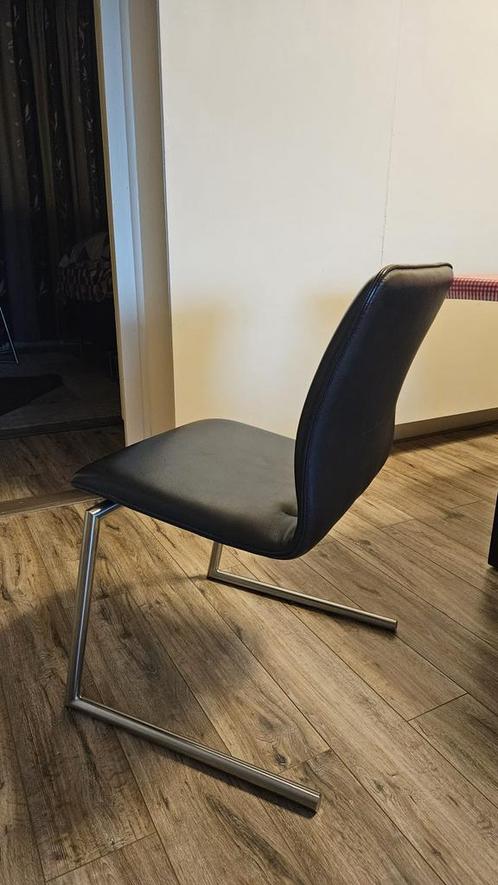 Zwarte stoelen – comfortabel en stijlvol, Huis en Inrichting, Stoelen, Zo goed als nieuw, Leer, Zwart, Ophalen of Verzenden
