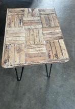 Houten bistro krukje / kleine tafel, Ophalen of Verzenden, Zo goed als nieuw, Hout