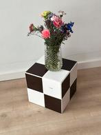 Tegelkubus Bruin Wit Geblokt Bijzettafel, Ophalen of Verzenden, Gebruikt