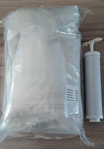 Vacuümzakken set met pomp - Zo goed als nieuw! beschikbaar voor biedingen