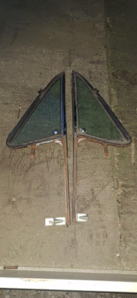 Set 3 hoekraampjes Chevy/Gmc Van`s tot 96, Auto-onderdelen, Ruiten en Toebehoren, Chevrolet, Gebruikt, Ophalen
