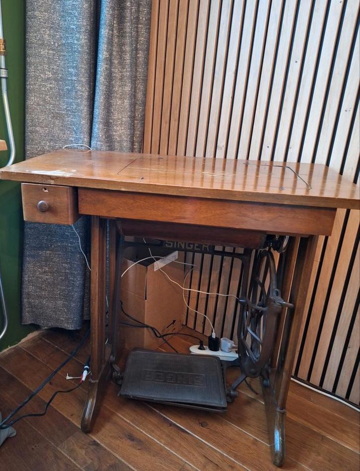 Singer naaimachine met tafel, Antiek en Kunst, Antiek | Naaimachines, Ophalen