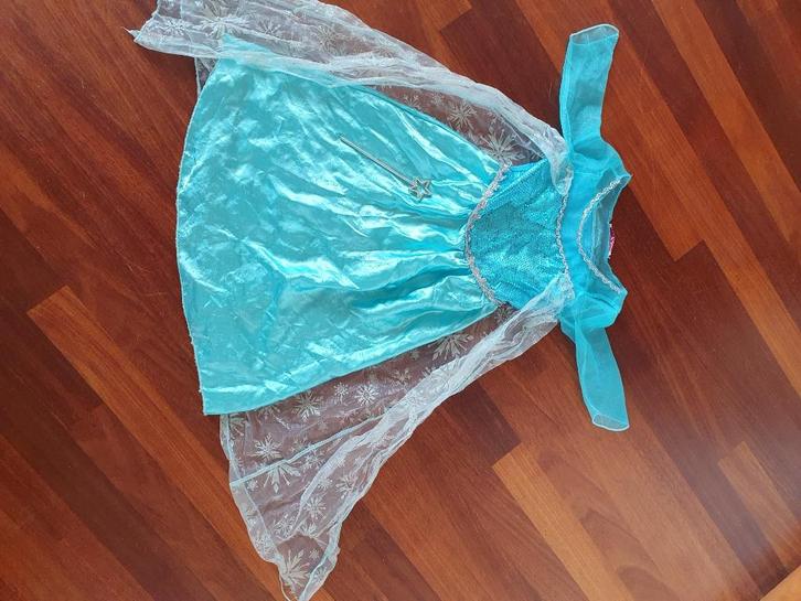 Elsa jurk, Kinderen en Baby's, Carnavalskleding en Verkleedspullen, Gebruikt, Jongen, 110 t/m 116, Ophalen of Verzenden
