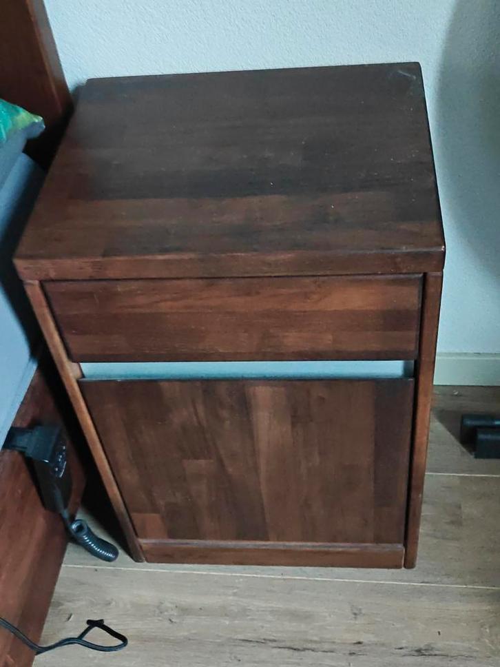 "van Hout" bed, Belgische bedden maker., Huis en Inrichting, Slaapkamer | Nachtkastjes, Gebruikt, 70 cm of meer, 65 cm of meer