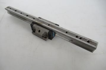 Lineair geleiding 345 mm met 1 wagen. beschikbaar voor biedingen