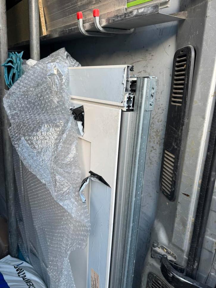 Aluminium deur met kozijn ral 9010, Doe-het-zelf en Verbouw, Deuren en Horren, Zo goed als nieuw, Buitendeur, 200 tot 215 cm, Ophalen