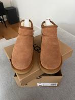 UGG Classic Ultra Mini, Kleding | Dames, Schoenen, Ophalen of Verzenden, Nieuw, Bruin, Lage of Enkellaarzen
