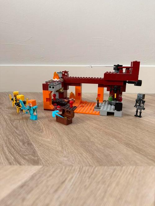 LEGO Minecraft 21154 – De Blaze Brug, Kinderen en Baby's, Speelgoed | Duplo en Lego, Zo goed als nieuw, Ophalen of Verzenden