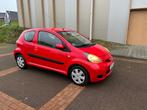 Mooie Toyota aygo 5 drs met airco, Auto's, Voorwielaandrijving, Euro 5, Stof, Zwart