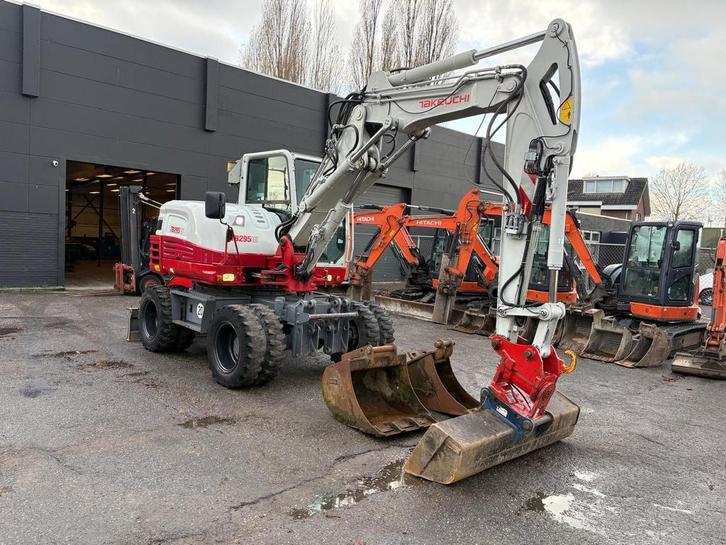 Takeuchi TB295W POWERTILT Bandenkraan TOP MACHINE!!!, Zakelijke goederen, Machines en Bouw | Kranen en Graafmachines, Graafmachine