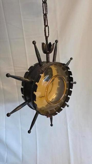 Vintage Brutalist Hanglamp Jaren ’60/’70 – Geel Glas & Zwart beschikbaar voor biedingen