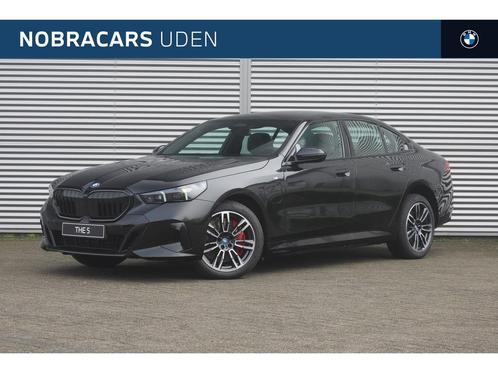 BMW 5 Serie 550e xDrive M Sport Automaat / Trekhaak / Adapti, Auto's, BMW, Bedrijf, Te koop, 5-Serie, 4x4, Achteruitrijcamera