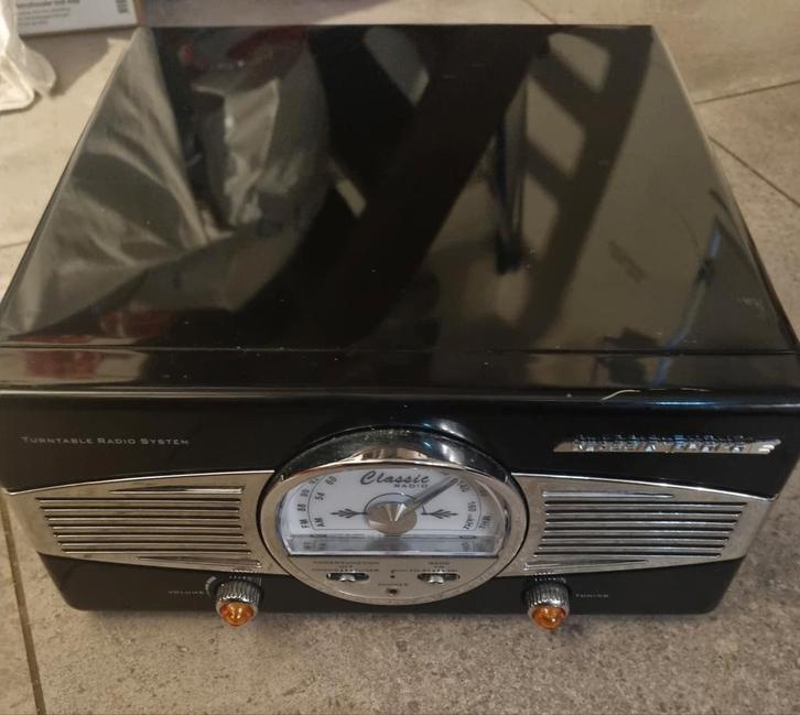 Te koop platenspeler met Radio, Audio, Tv en Foto, Platenspelers, Zo goed als nieuw, Platenspeler, Overige merken, Verzenden