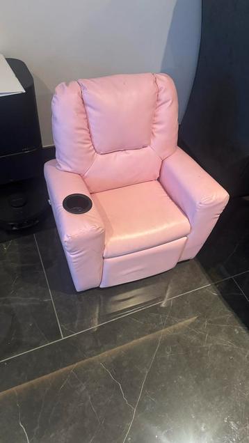 Roze Kinderfauteuil met Bekerhouder beschikbaar voor biedingen