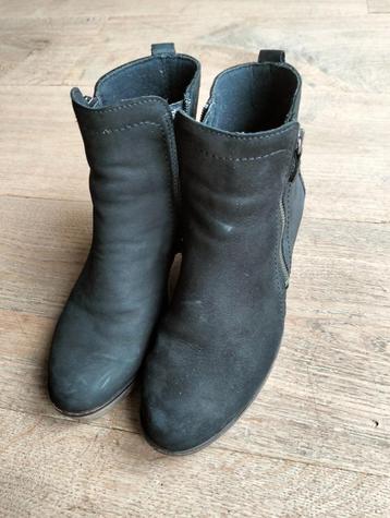 Schoenen dames met hoge hak, maat 39. Zwart beschikbaar voor biedingen