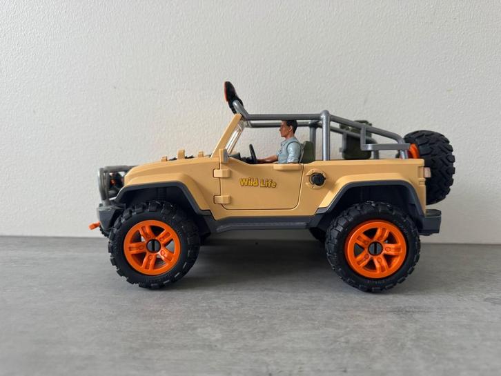 Schleich 42410 - Wild life 4 x 4 Jeep met lier, Kinderen en Baby's, Speelgoed | Speelgoedvoertuigen, Zo goed als nieuw, Ophalen of Verzenden