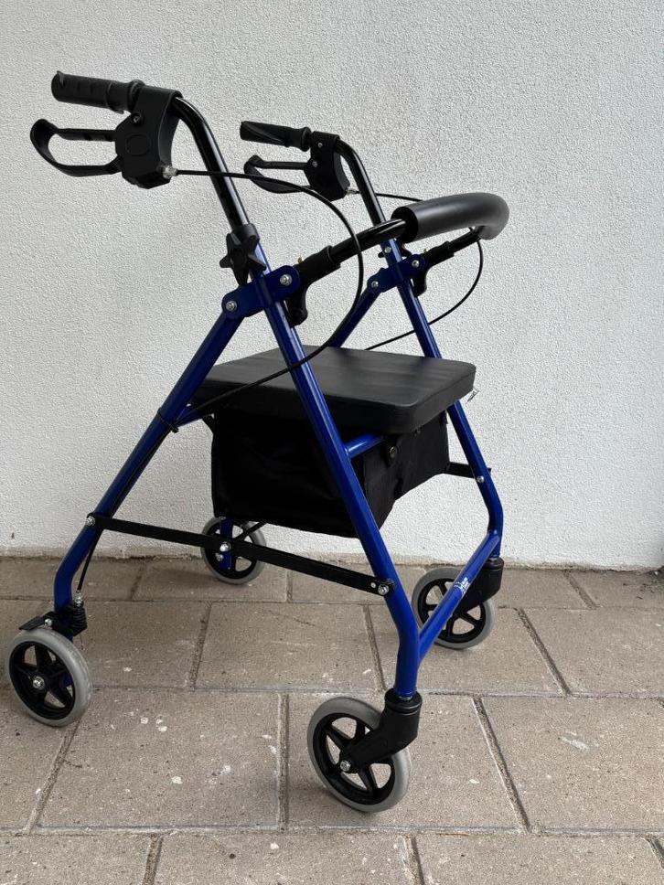 Lichtgewicht Blauwe Rollator, Diversen, Rollators, Gebruikt, Lichtgewicht, Opvouwbaar, Ophalen