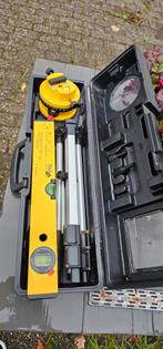 Waterpas met Statief en Accessoires, Doe-het-zelf en Verbouw, Meetapparatuur, Ophalen of Verzenden, Gebruikt, Overige meters