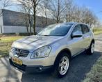 Nissan Qashqai 1.6 Acenta*NEW APK*GLAZEN DAK*PARKEERSENSOR, Voorwielaandrijving, Gebruikt, Zwart, 4 cilinders