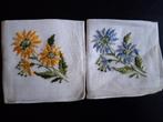 Antiek 2 prachtig geborduurde zakdoekjes, Antiek en Kunst, Ophalen of Verzenden