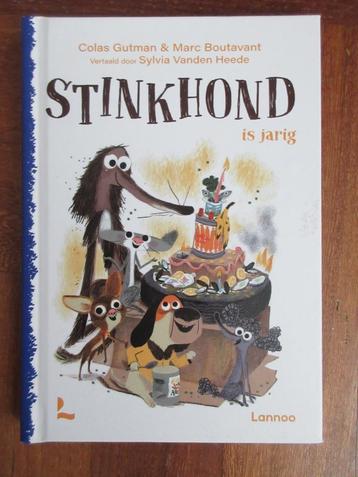 Stinkhond is jarig beschikbaar voor biedingen