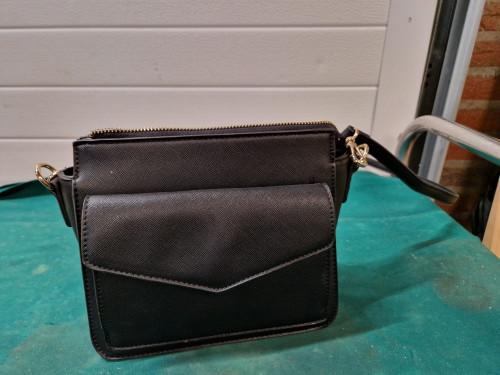 schoudertas giuliano klassiek nieuw, Sieraden, Tassen en Uiterlijk, Ophalen of Verzenden, 'T Olde Gre-j, Info@toldegrej.nl, Endepoelstraat 20f Didam