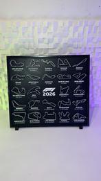 F1 2026 Kalender Zilver, Verzamelen, Automerken, Motoren en Formule 1, Verzenden, Nieuw, Formule 1