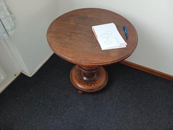 Antieke Houten Bijzettafel beschikbaar voor biedingen