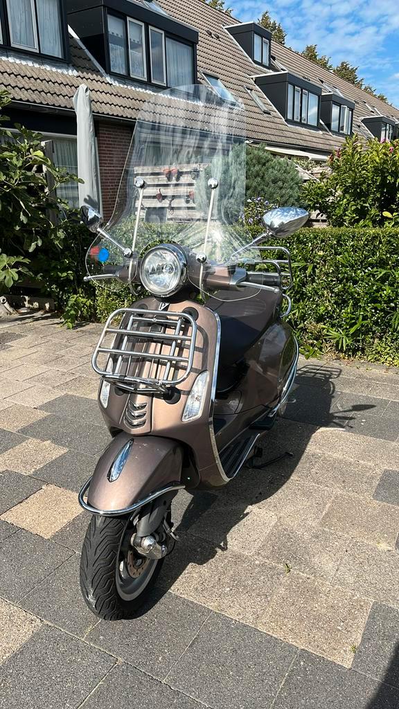 Vespa Primavera 2016, Fietsen en Brommers, Scooters | Vespa, Zo goed als nieuw, Overige modellen, Benzine, Ophalen